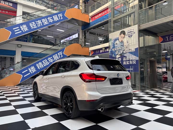 Фото 14 - BMW X1