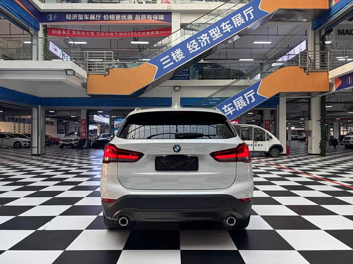 Фото 15 - BMW X1