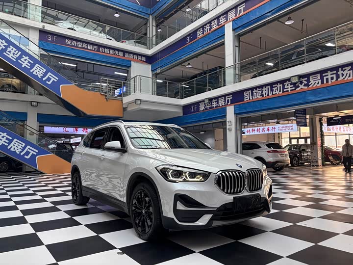 Фото 3 - BMW X1