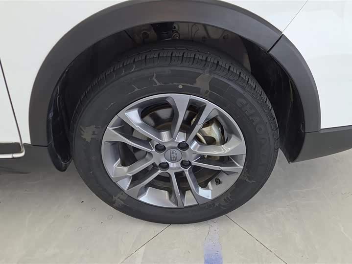 Фото 6 - Geely Vision X3