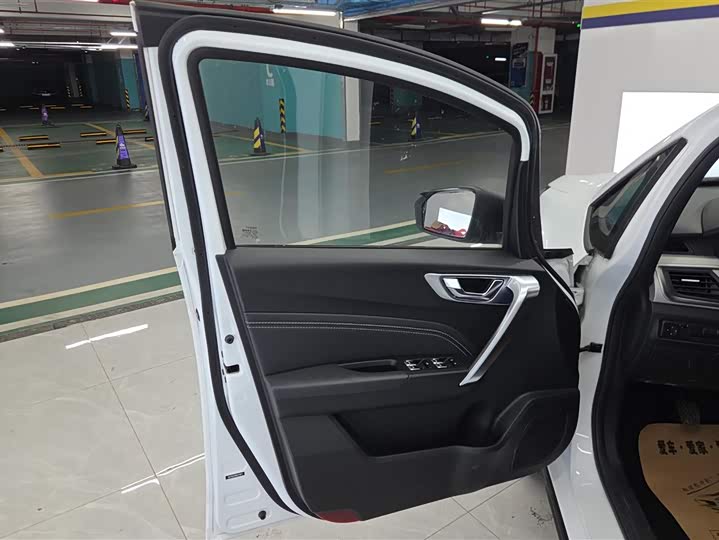 Фото 7 - Geely Vision X3