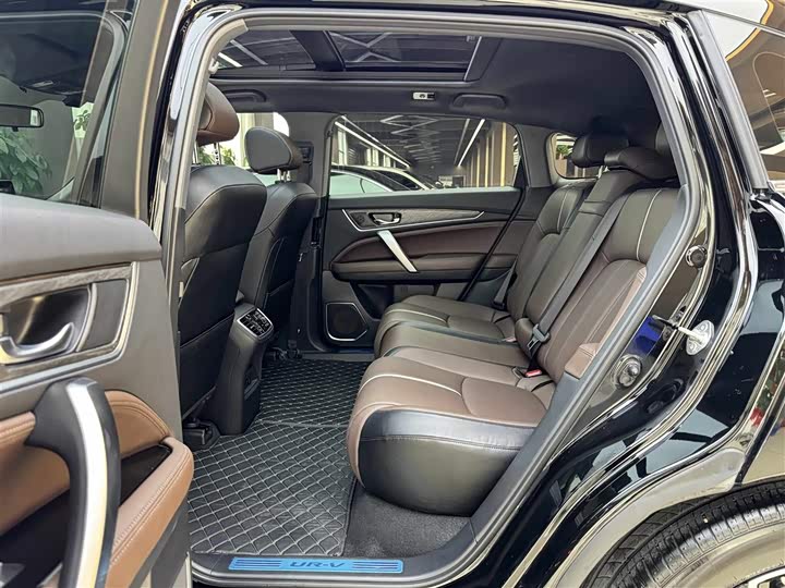 Фото 10 - Honda UR-V