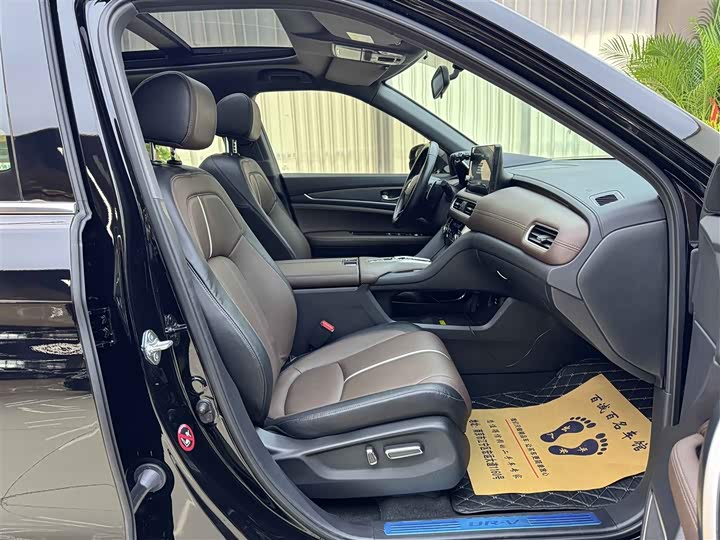 Фото 11 - Honda UR-V