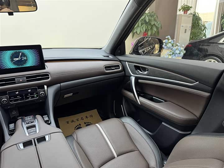 Фото 14 - Honda UR-V