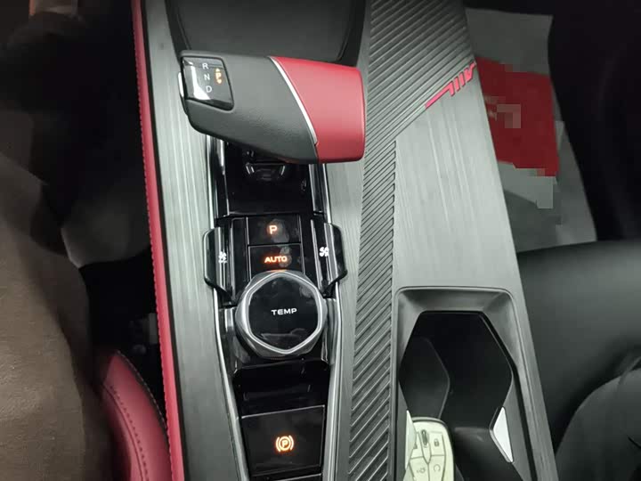 Фото 14 - Changan Oshan Z6