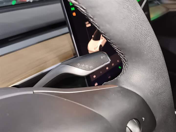 Фото 14 - Tesla Model 3