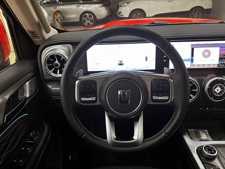 Фото 14 - Tank 300