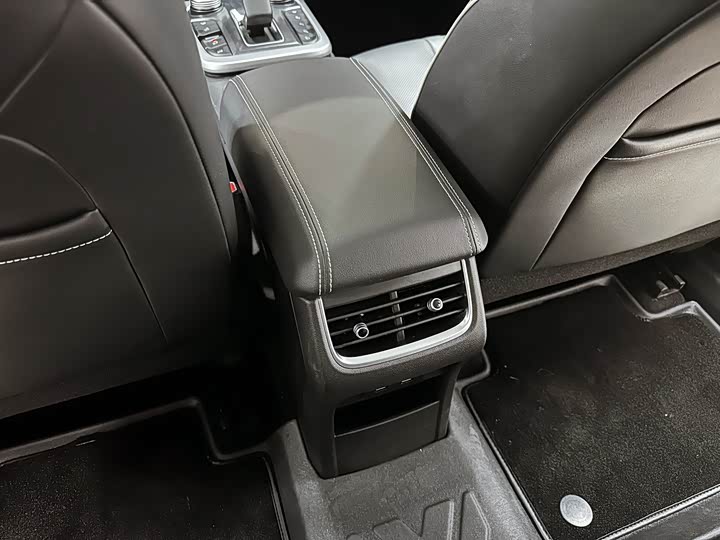 Фото 18 - Tank 300