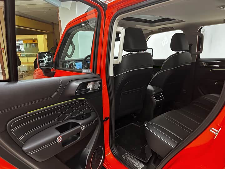 Фото 6 - Tank 300