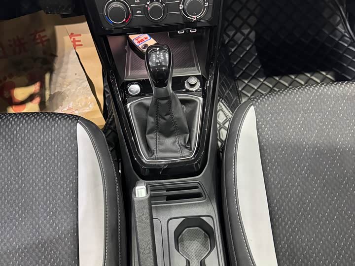 Фото 13 - Volkswagen Tacqua