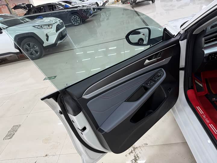 Фото 17 - Volkswagen Lamando L