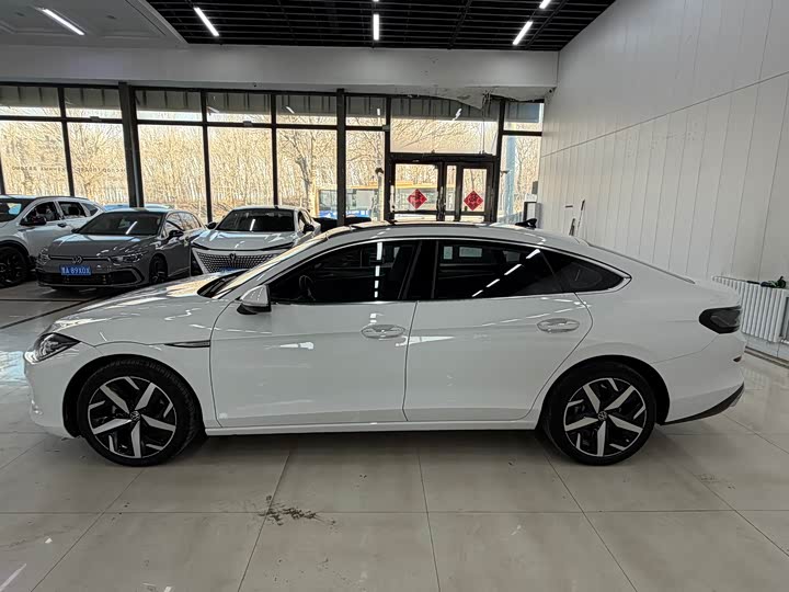 Фото 2 - Volkswagen Lamando L