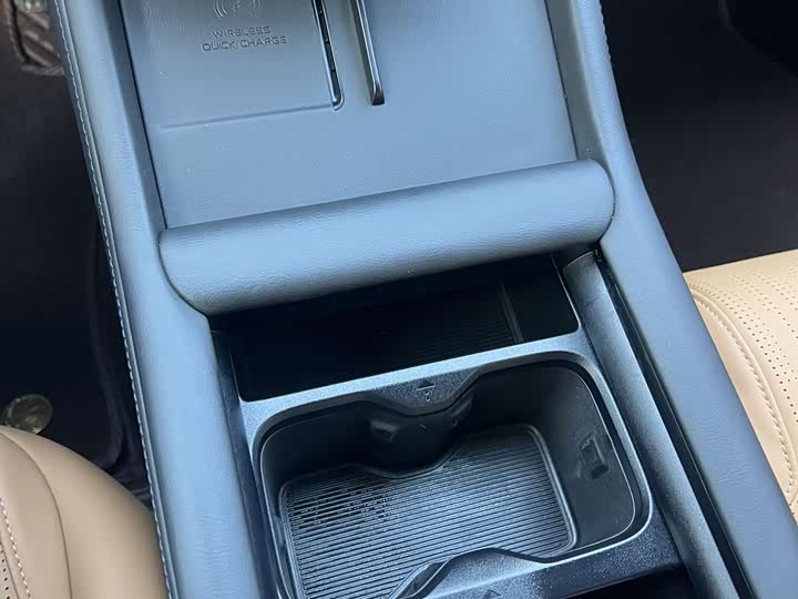 Фото 14 - Geely Galaxy L7