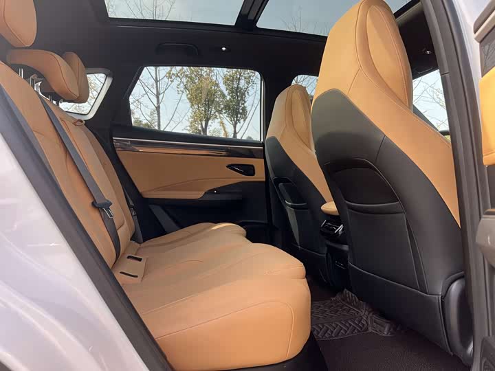 Фото 9 - Geely Galaxy L7