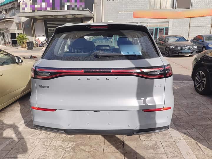 Фото 6 - Geely Galaxy E5