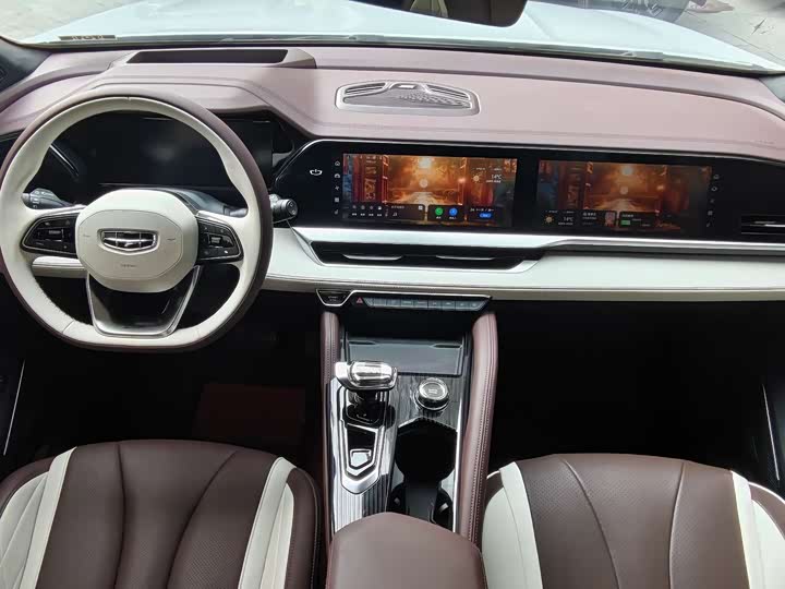 Фото 11 - Geely Monjaro