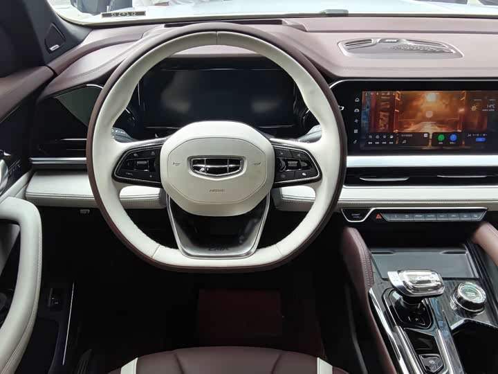 Фото 9 - Geely Monjaro