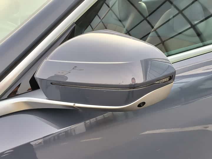 Фото 13 - BMW i5