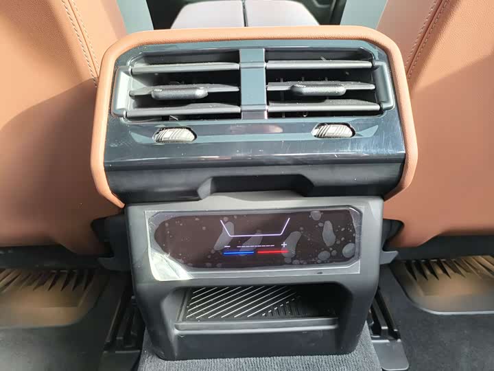 Фото 19 - BMW i5