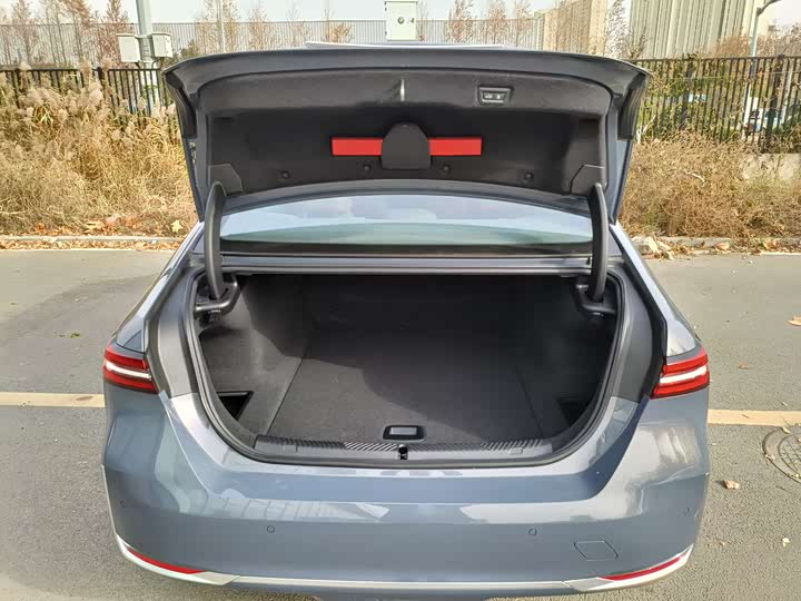 Фото 24 - BMW i5