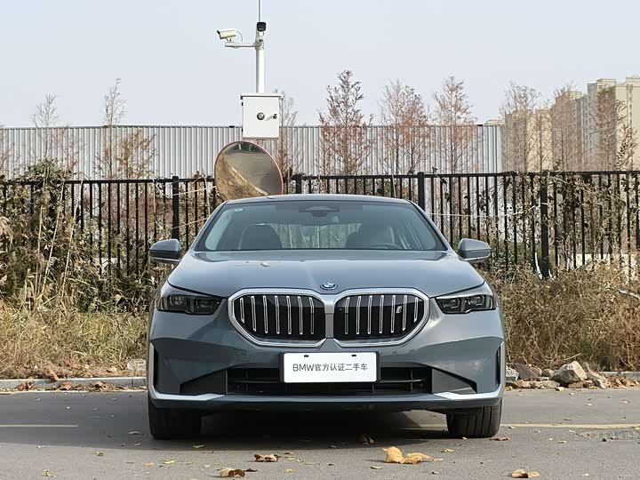 Фото 4 - BMW i5