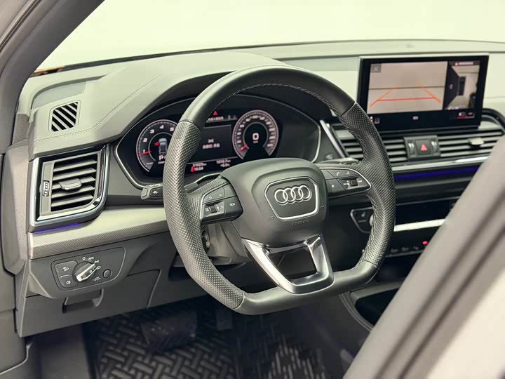 Фото 13 - Audi Q5L Sportback