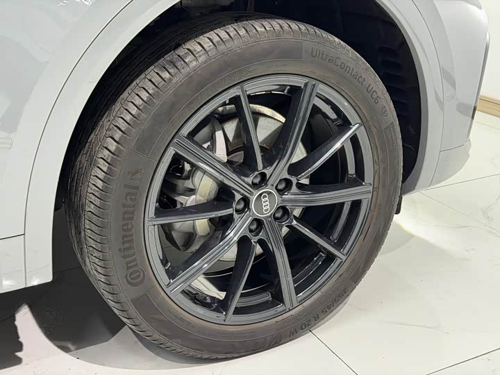 Фото 8 - Audi Q5L Sportback