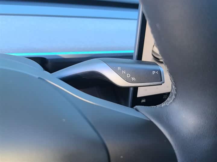 Фото 14 - Tesla Model Y