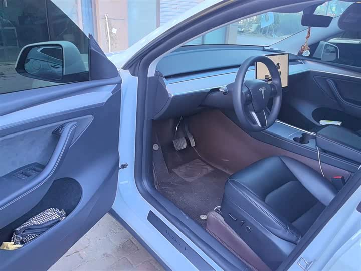 Фото 16 - Tesla Model Y