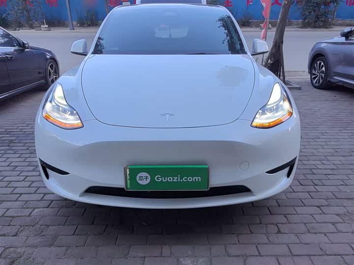 Фото 3 - Tesla Model Y