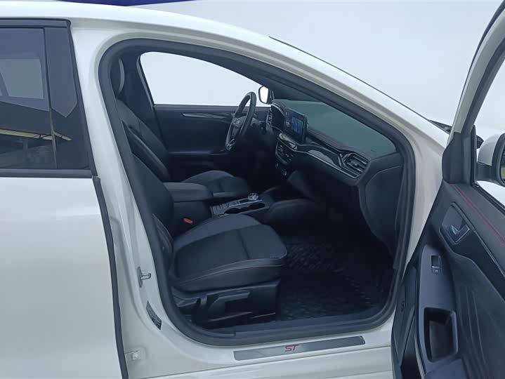 Фото 8 - Ford Focus