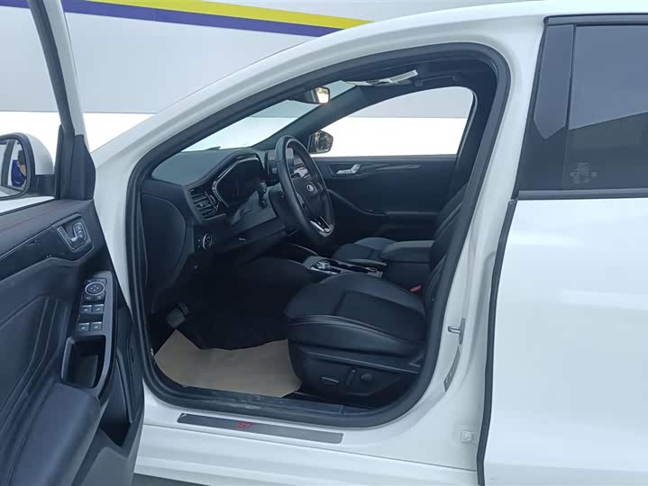 Фото 9 - Ford Focus