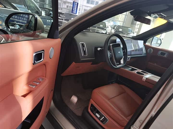 Фото 16 - LiXiang L9