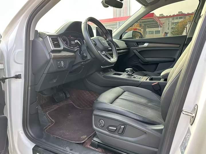 Фото 15 - Audi Q5L