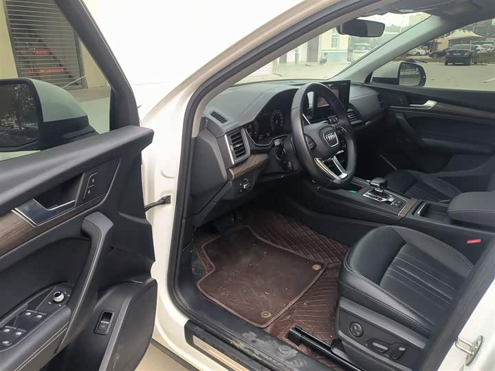 Фото 16 - Audi Q5L