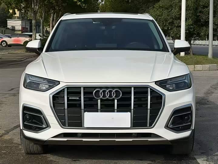 Фото 3 - Audi Q5L