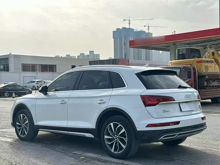 Фото 5 - Audi Q5L