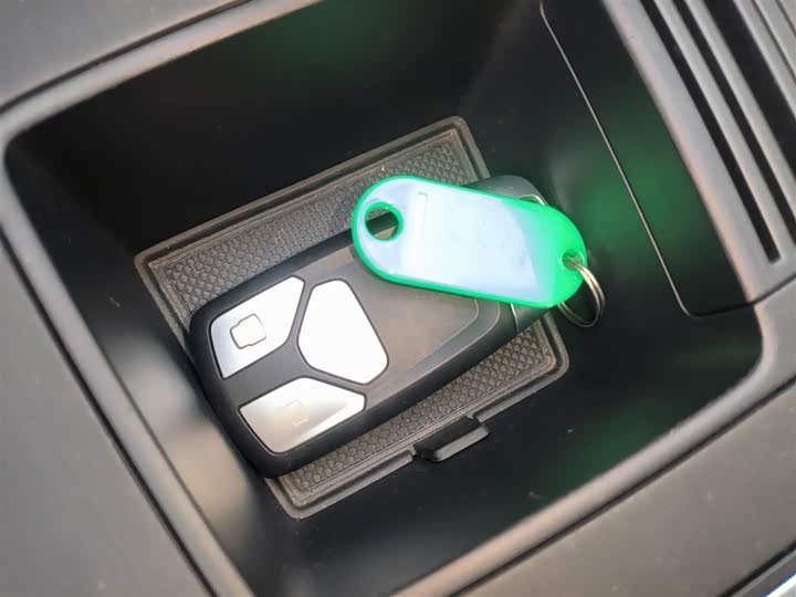 Фото 9 - Audi Q5L