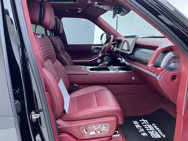 Фото 20 - Tank 700 Hybrid