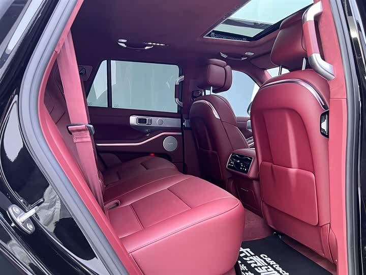 Фото 24 - Tank 700 Hybrid