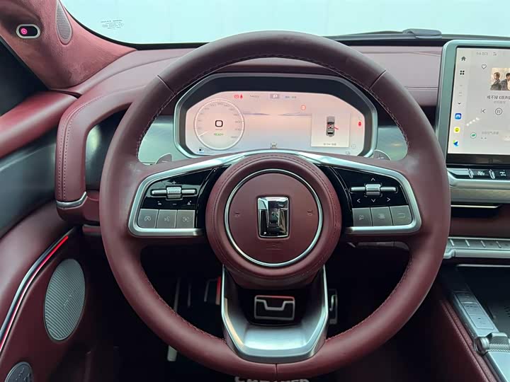 Фото 26 - Tank 700 Hybrid