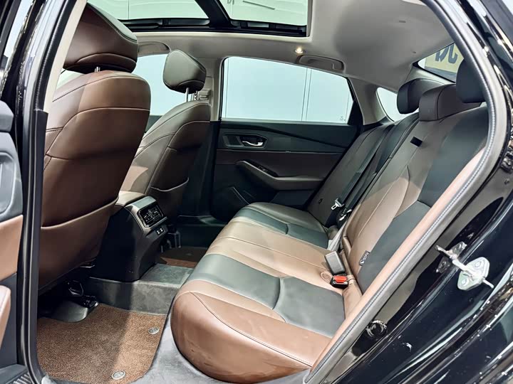 Фото 23 - Honda Inspire Hybrid