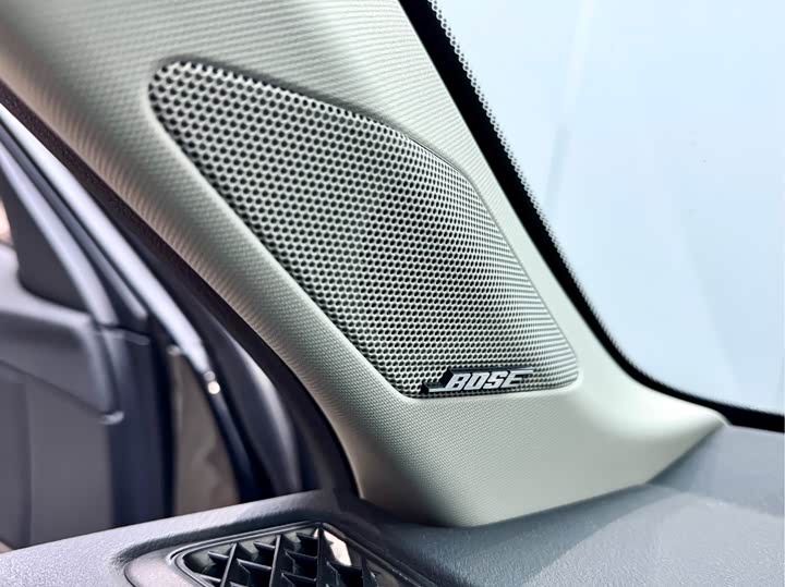 Фото 25 - Honda Inspire Hybrid