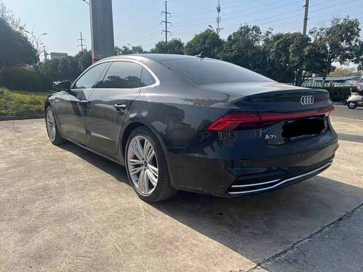 Фото 7 - Audi A7L