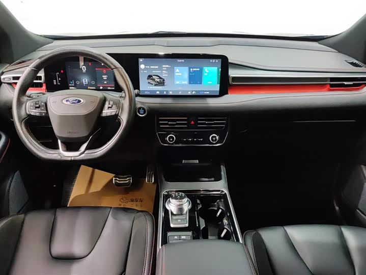 Фото 12 - Ford Edge