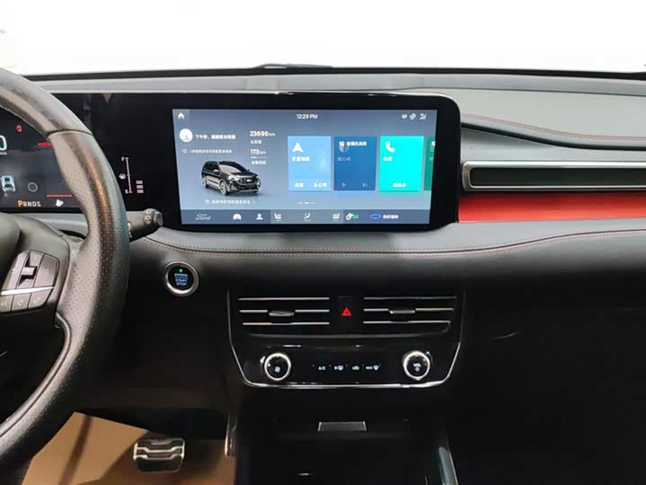 Фото 13 - Ford Edge