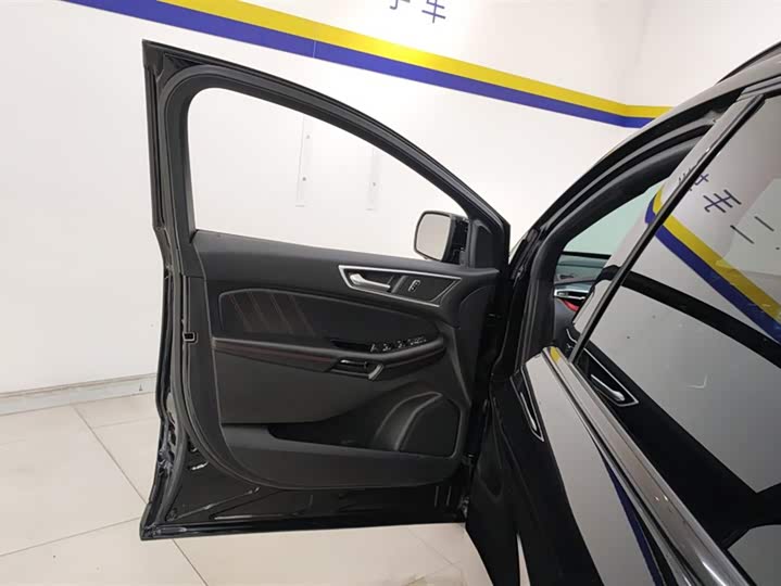 Фото 7 - Ford Edge