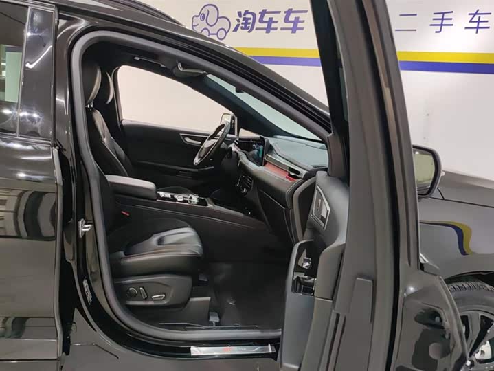 Фото 8 - Ford Edge