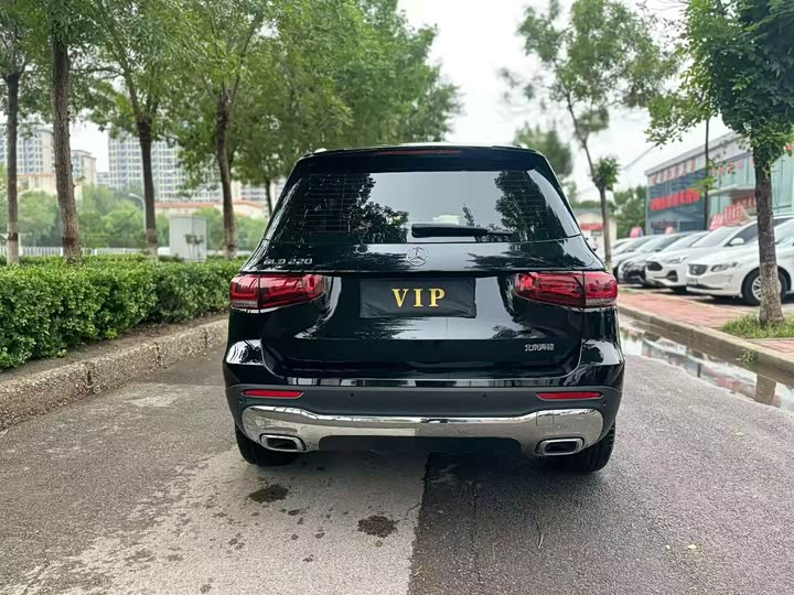 Фото 8 - Mercedes-Benz GLB-Class