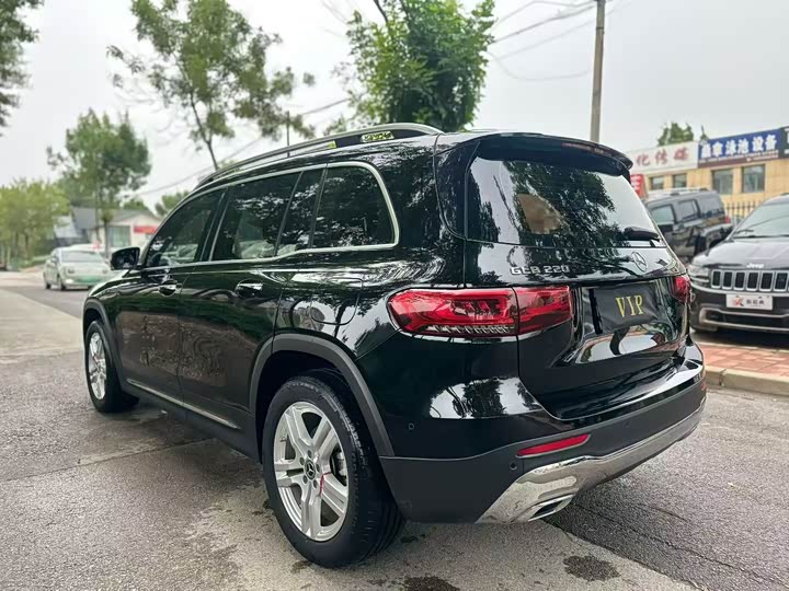 Фото 9 - Mercedes-Benz GLB-Class